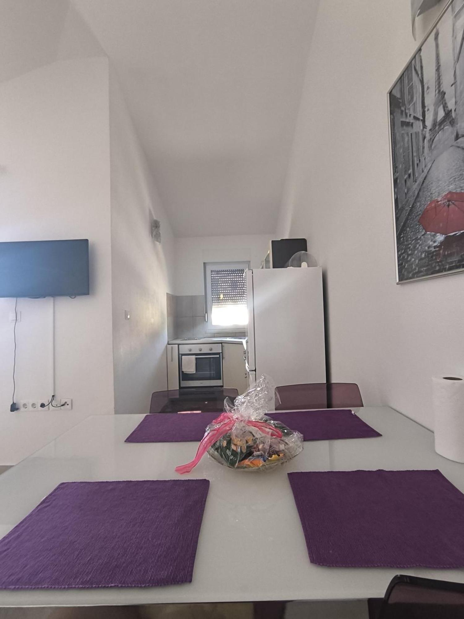 Apartments Otok 2 Трогір Екстер'єр фото