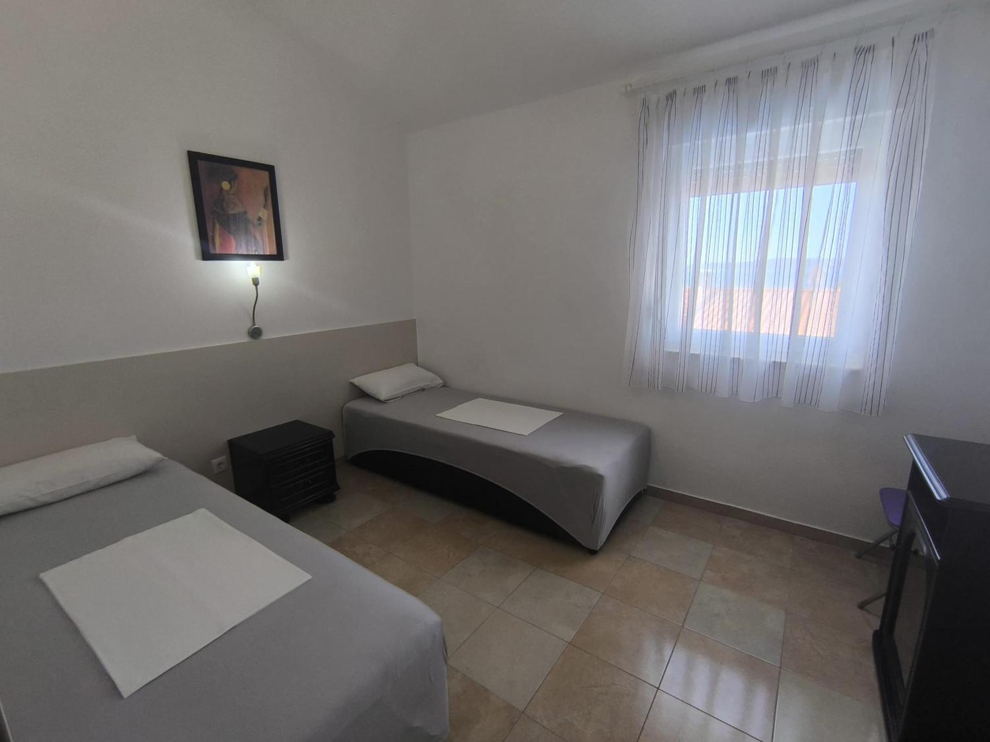Apartments Otok 2 Трогір Екстер'єр фото