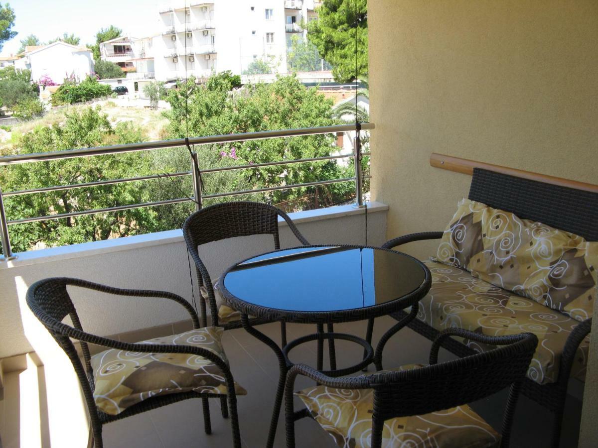 Apartments Otok 2 Трогір Екстер'єр фото