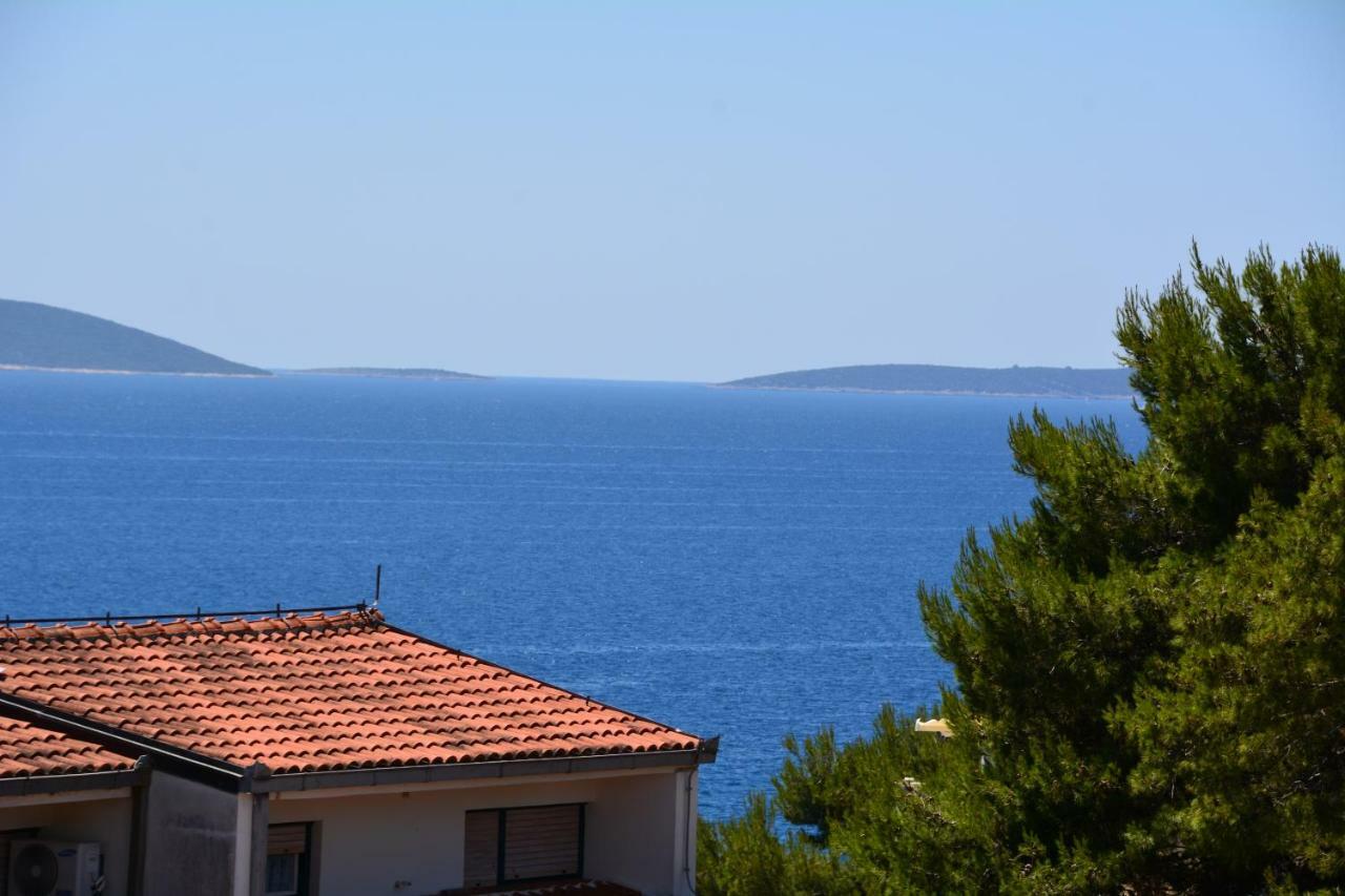 Apartments Otok 2 Трогір Екстер'єр фото