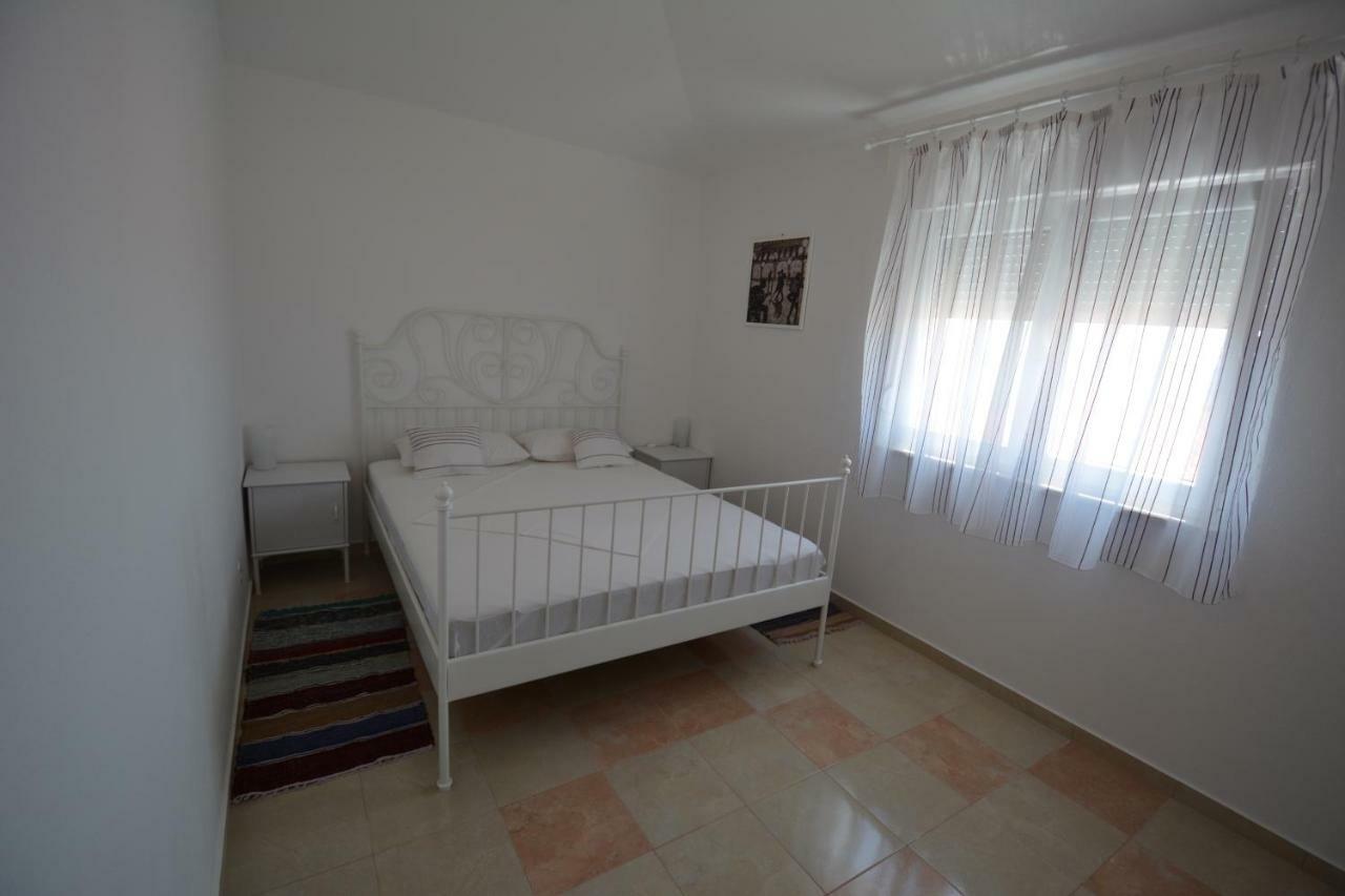Apartments Otok 2 Трогір Екстер'єр фото