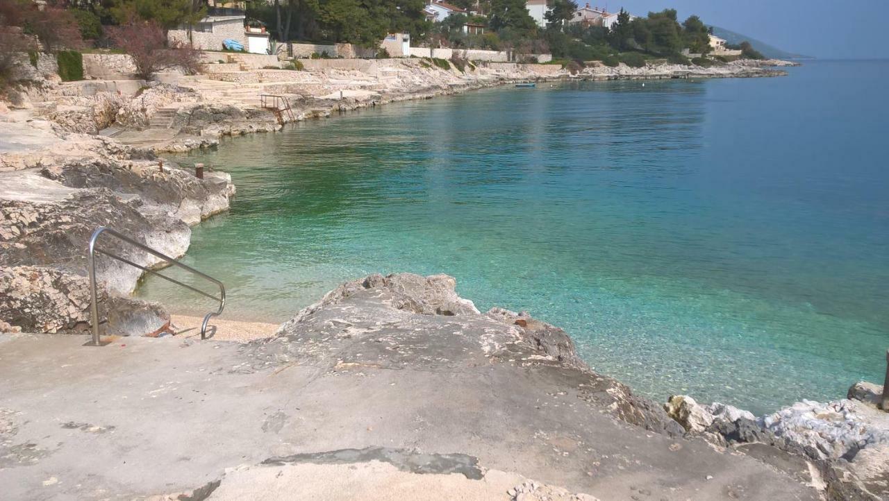 Apartments Otok 2 Трогір Екстер'єр фото