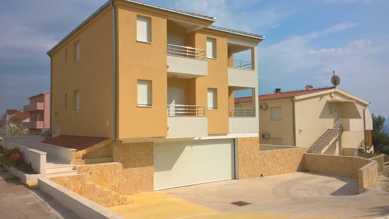 Apartments Otok 2 Трогір Екстер'єр фото