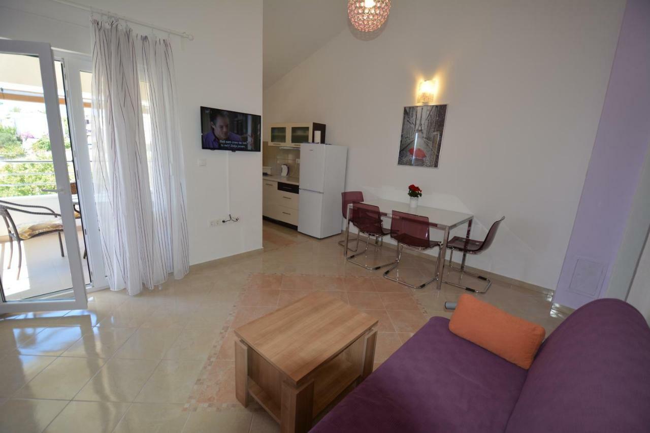 Apartments Otok 2 Трогір Екстер'єр фото