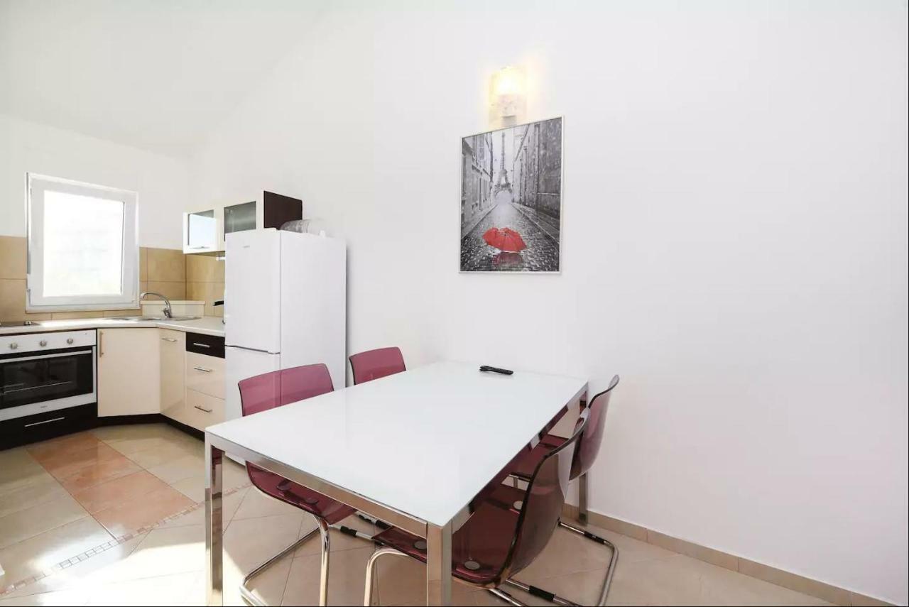 Apartments Otok 2 Трогір Екстер'єр фото