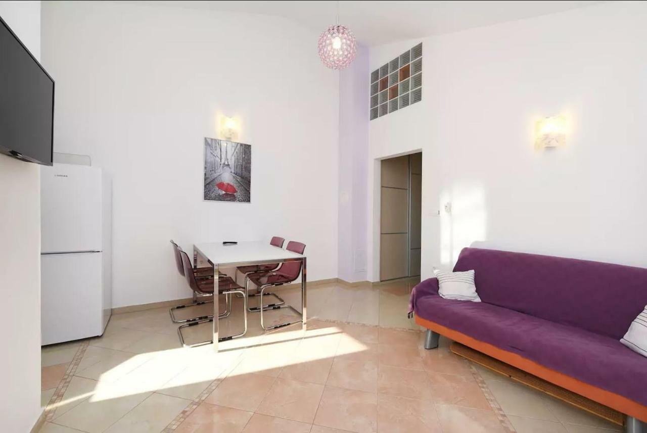 Apartments Otok 2 Трогір Екстер'єр фото