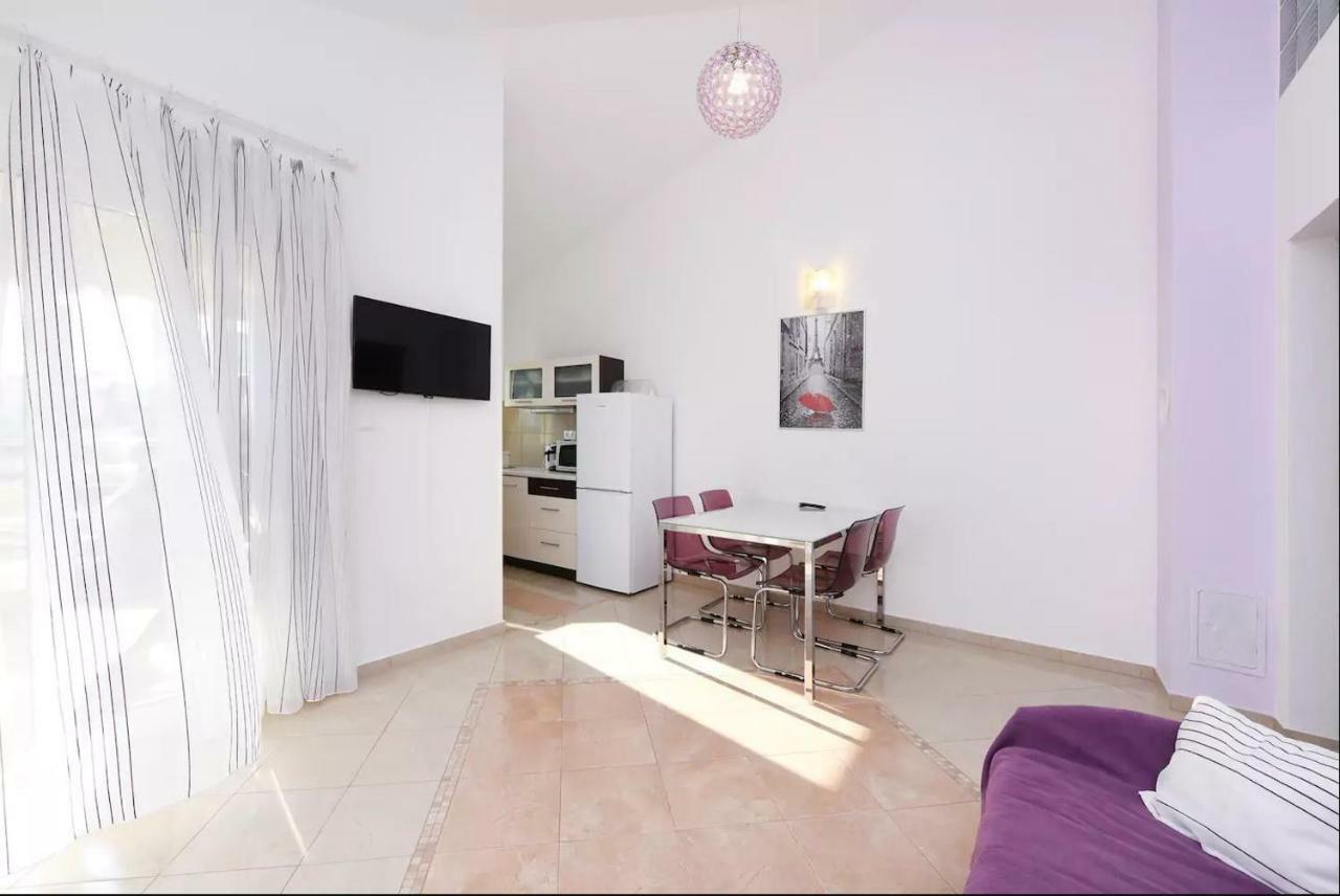 Apartments Otok 2 Трогір Екстер'єр фото