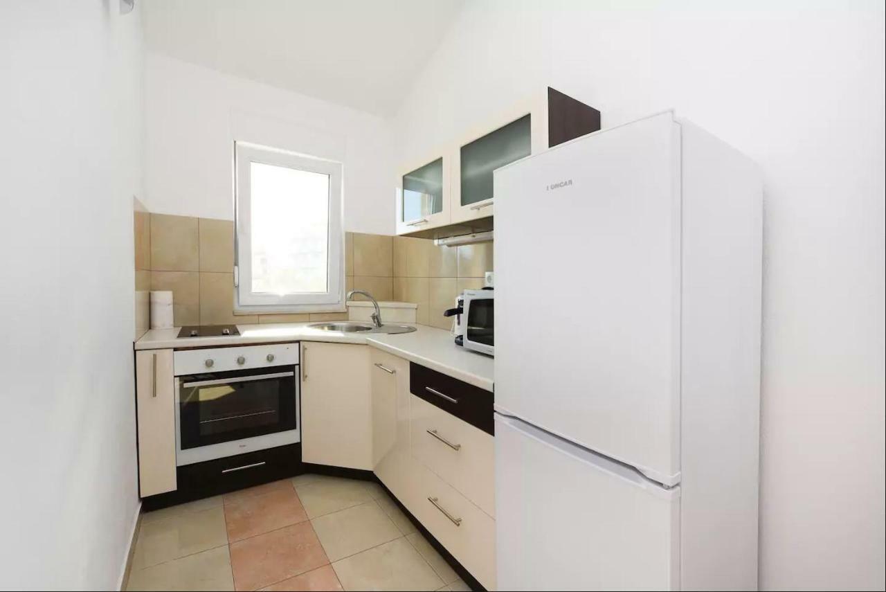 Apartments Otok 2 Трогір Екстер'єр фото