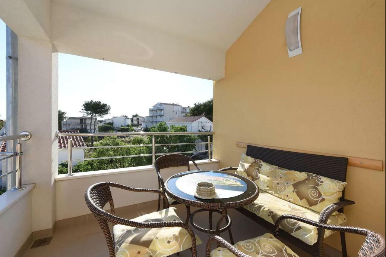 Apartments Otok 2 Трогір Екстер'єр фото